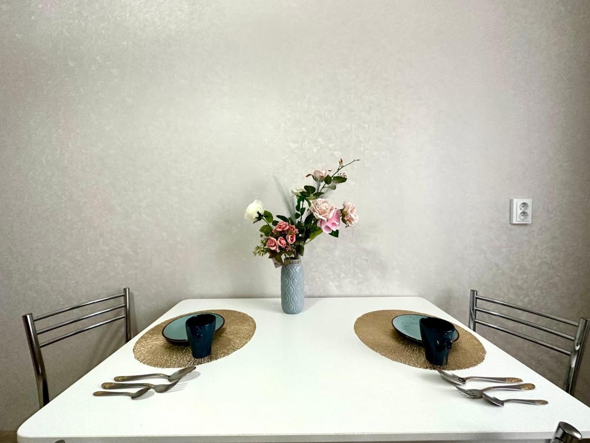 1 Комнатная Драмтеатр 1Bedroom Apartment Ustʼ-Kamenogorsk Exteriör bild