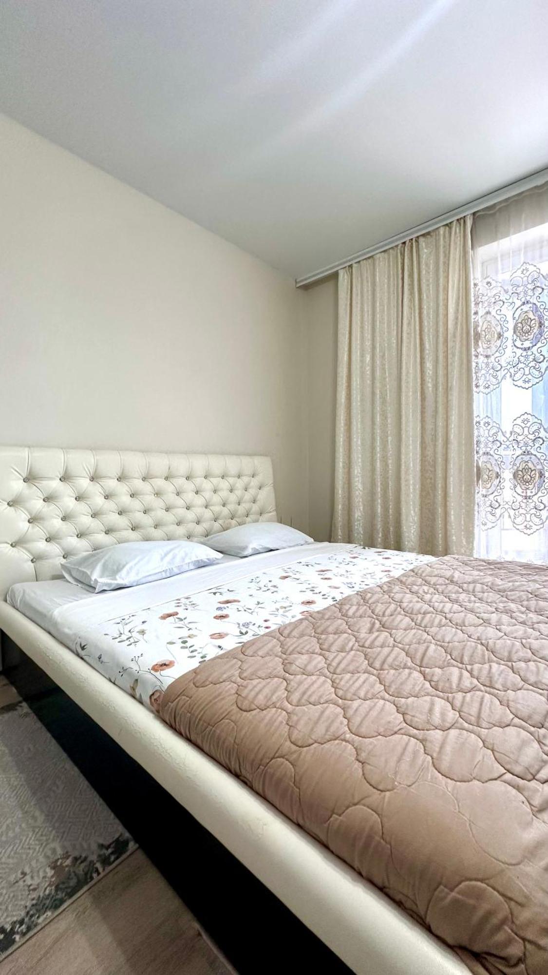 1 Комнатная Драмтеатр 1Bedroom Apartment Ustʼ-Kamenogorsk Exteriör bild